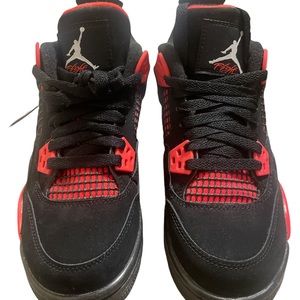 Air Jordan 4 Retro (black/red) Size 4